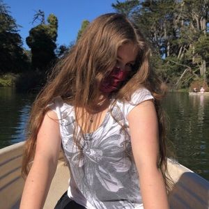 Meet your Posher, Lauren